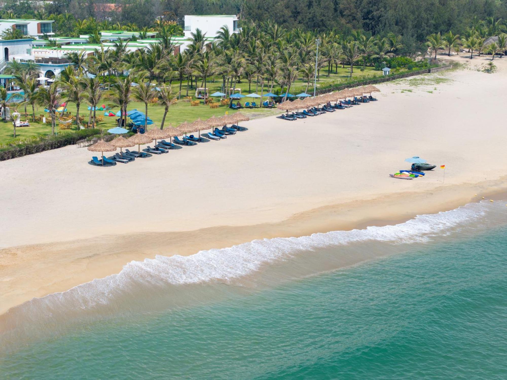 Wyndham Hoi An Royal Beachfront Resort & Villas Dış mekan fotoğraf