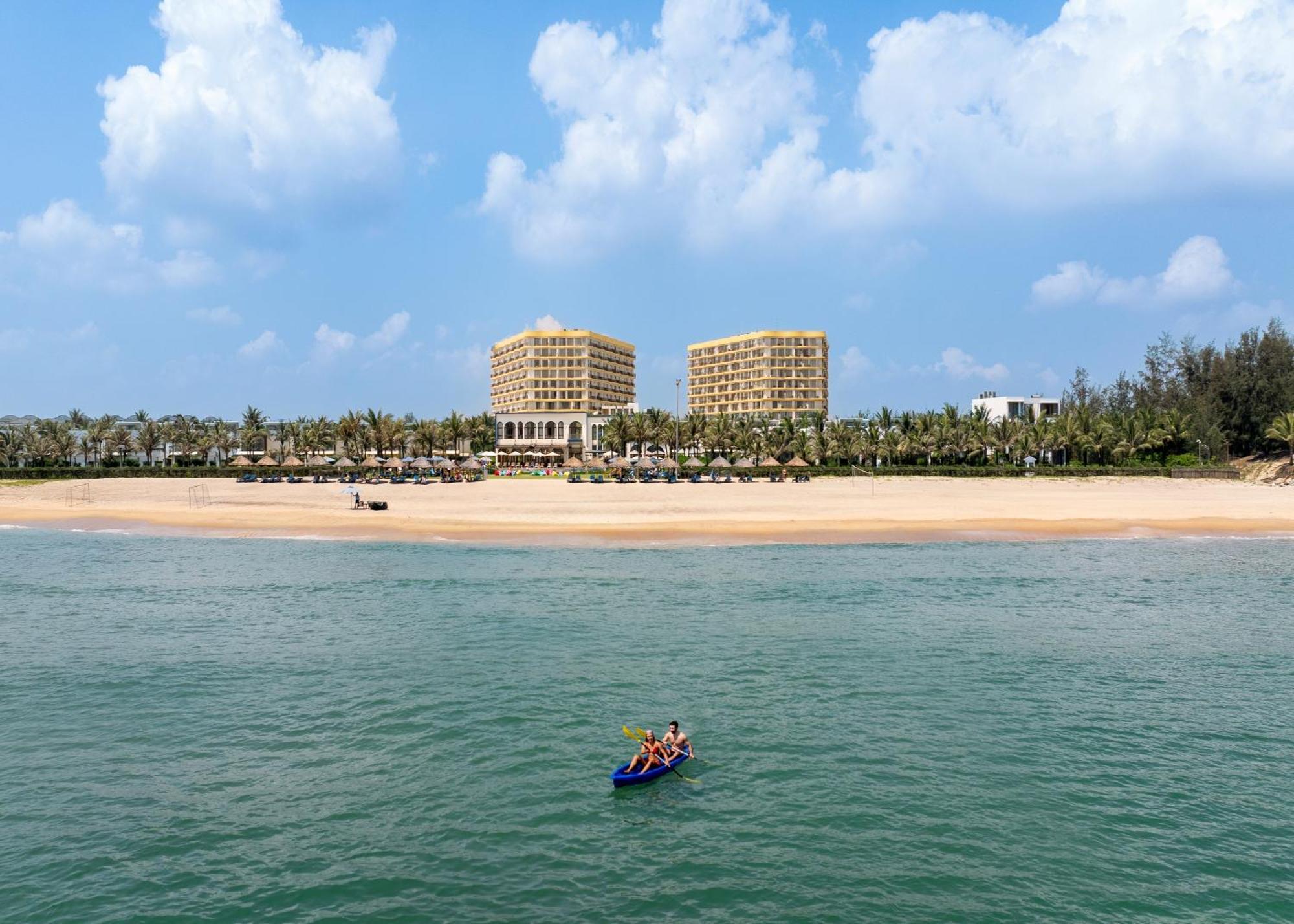 Wyndham Hoi An Royal Beachfront Resort & Villas Dış mekan fotoğraf